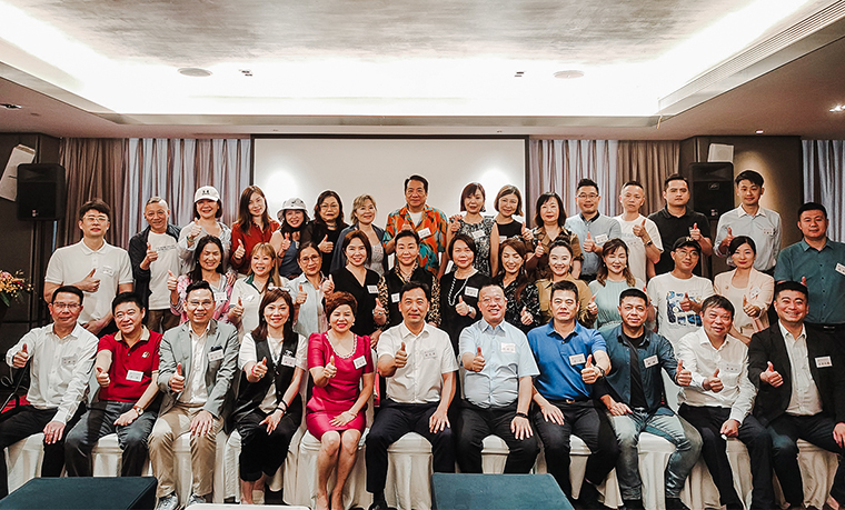 绿之韵集团董事長(cháng)胡國(guó)安当选香港長(cháng)沙联谊会会長(cháng)